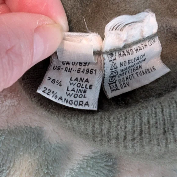 🌙 Benetton Olive Green Sleeveless Sweater Vest - Picture 5 of 8